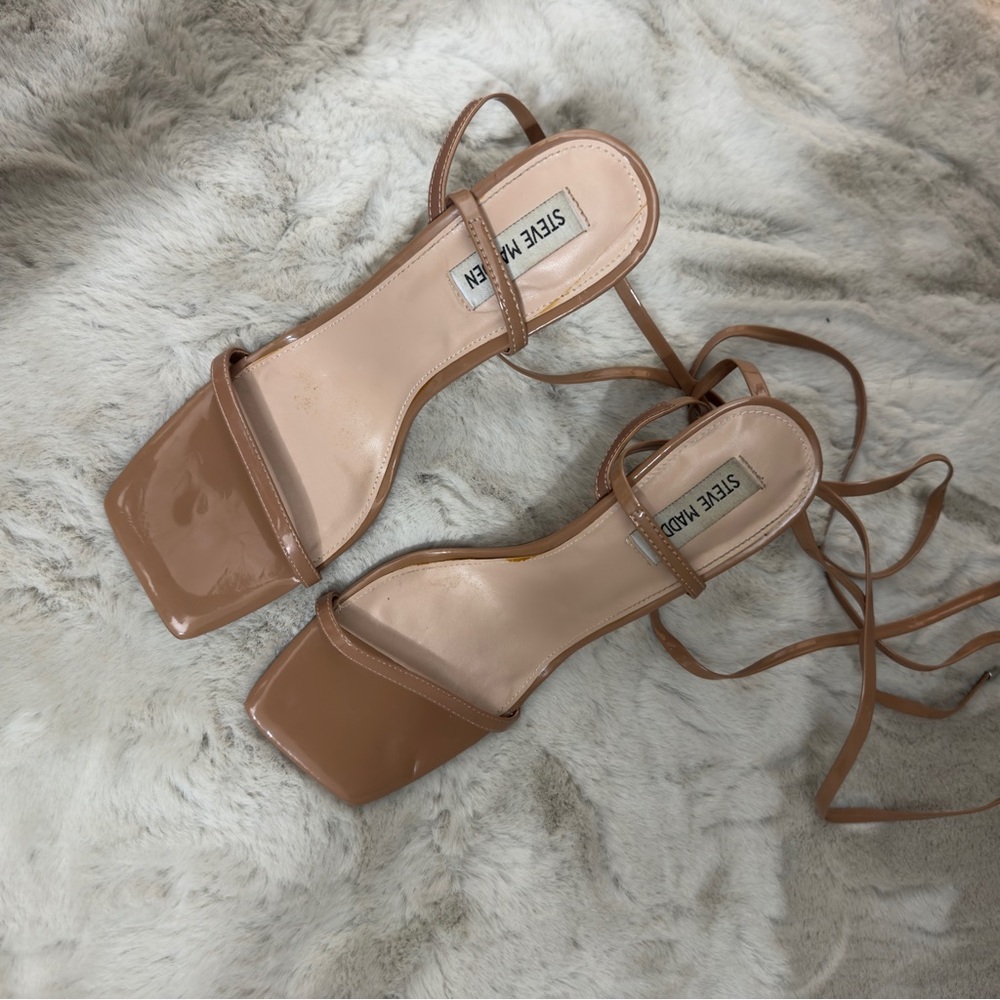 Steve Madden Women's Tan Strappy Sandals